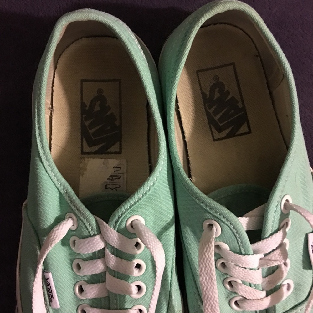 Vans - Picture 3 of 5